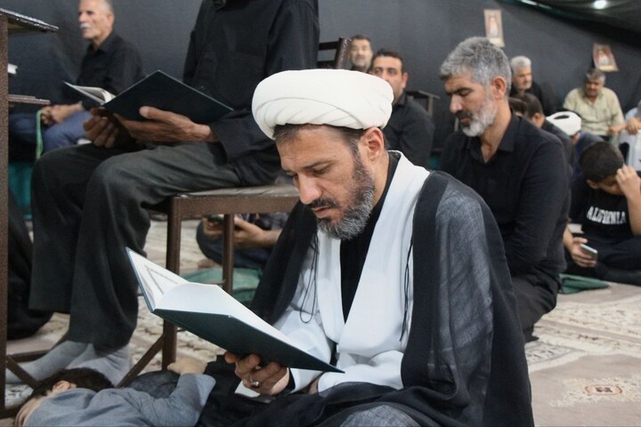 مراسم بزرگداشت قائد امت در مسجد اعظم شهر قنوات