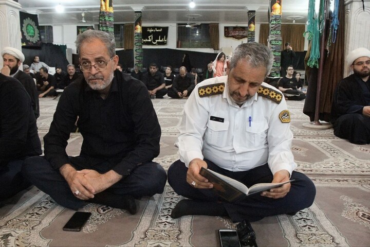 مراسم بزرگداشت قائد امت در مسجد اعظم شهر قنوات