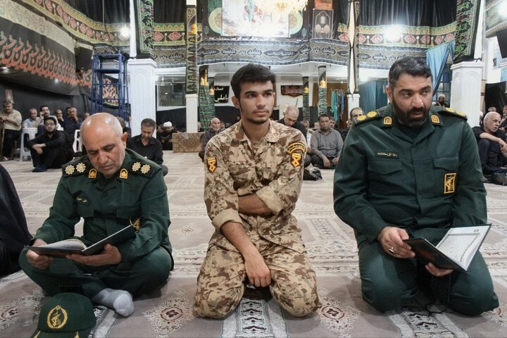 مراسم بزرگداشت قائد امت در مسجد اعظم شهر قنوات