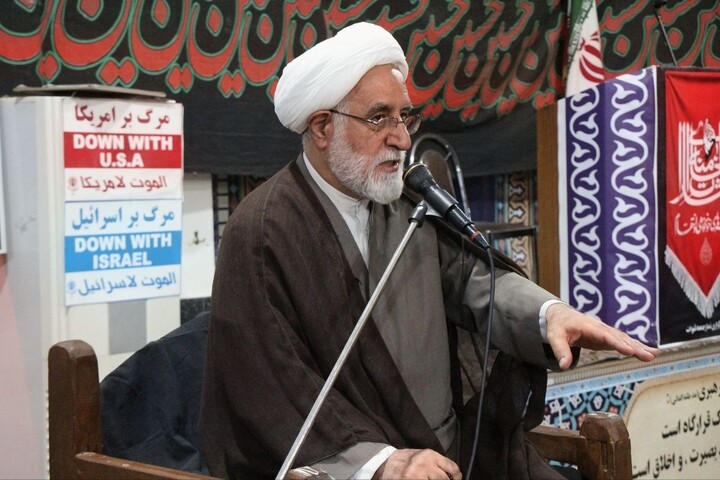مراسم بزرگداشت قائد امت در مسجد اعظم شهر قنوات