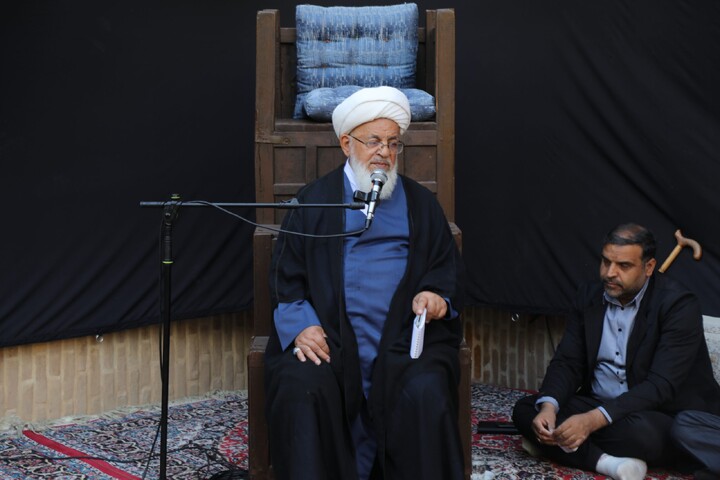 تصاویر/ دومین روز از مراسم هفتم رهبر شهید امت در حوزه علمیه یزد برگزار شد