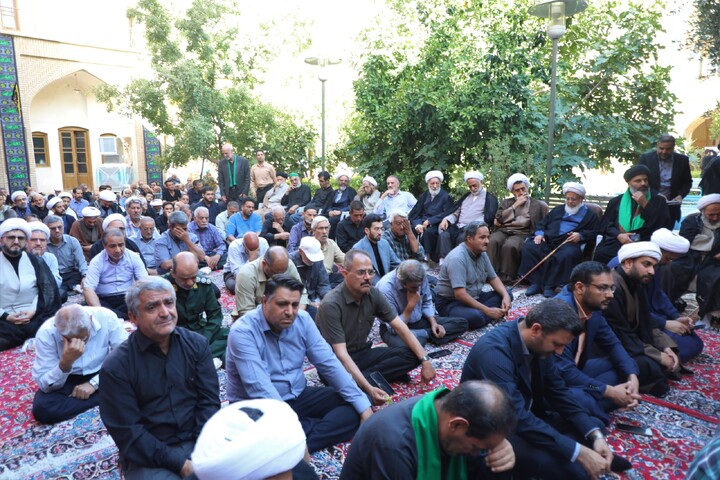 تصاویر/ دومین روز از مراسم هفتم رهبر شهید امت در حوزه علمیه یزد برگزار شد