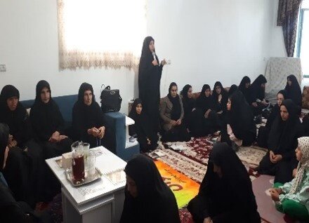 تصاویر/فعالیت تبلیغی خواهران طلبه لرستانی با محوریت  حمایت از جبهه مقاومت