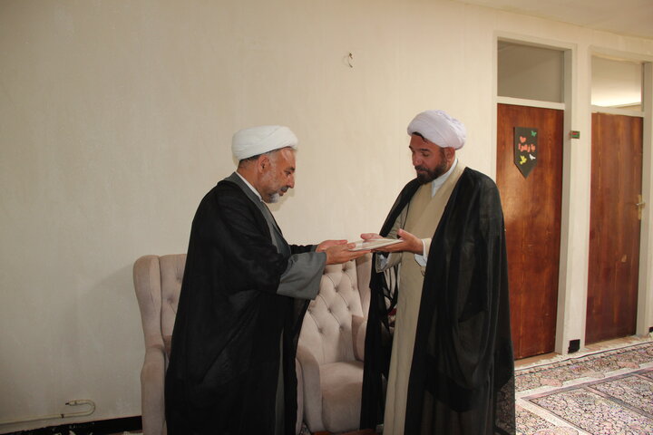 تصاویر / دیدار معاونت تبلیغ وامور فرهنگی حوزه علمیه استان قزویناز روحانیون طرح هجرت توابع شهرستان بویین زهرا