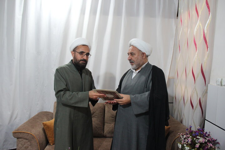 تصاویر / دیدار معاونت تبلیغ وامور فرهنگی حوزه علمیه استان قزویناز روحانیون طرح هجرت توابع شهرستان بویین زهرا