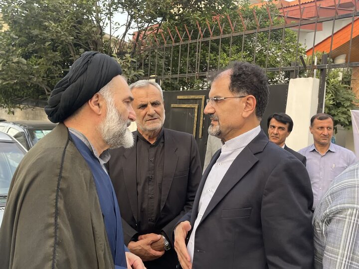 تصاویر/ حضور امام جمعه نوشهر در مراسم غبارروبی قبور شهدای باغ نوید، به همراه اعضای شورای نگهبان