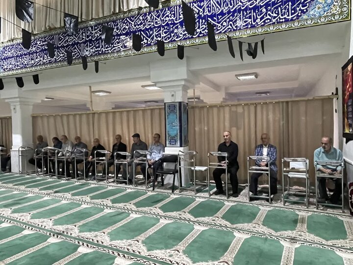 تصاویر/ حضور امام جمعه نوشهر در مراسم بزرگداشت رهبر شهید (ره) در مسجد قائم گردگل