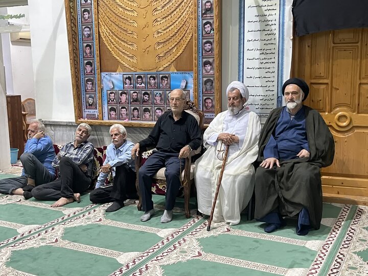 تصاویر/ حضور امام جمعه نوشهر در مراسم بزرگداشت رهبر شهید (ره) در مسجد قائم گردگل