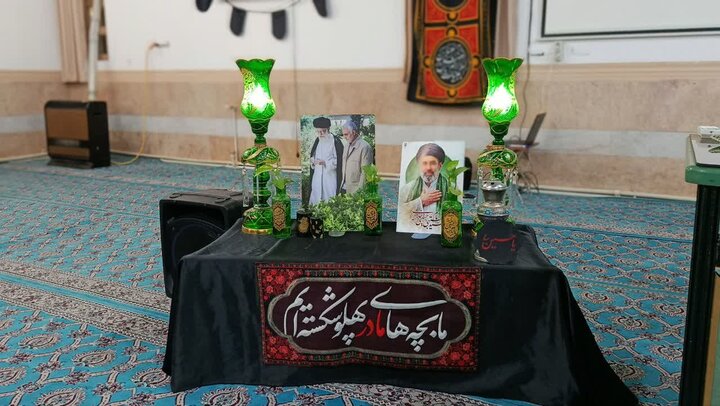 تصاویر/ مراسم بزرگداشت قائد امت در مدرسه‌ علمیه‌ حضرت زینب(س) کرمان