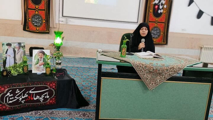 تصاویر/ مراسم بزرگداشت قائد امت در مدرسه‌ علمیه‌ حضرت زینب(س) کرمان