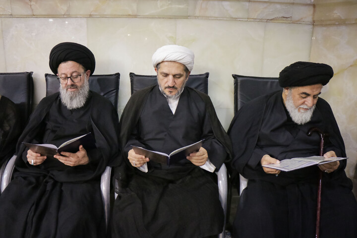 تصاویر/ مراسم بزرگداشت و یادبود قائد شهید اُمت حضرت آیت‌ الله العظمی امام خامنه‌ای از سوی مرجع عالی‌قدر حضرت آیت الله العظمی مکارم شیرازی در حرم حضرت معصومه سلام‌الله‌علیها