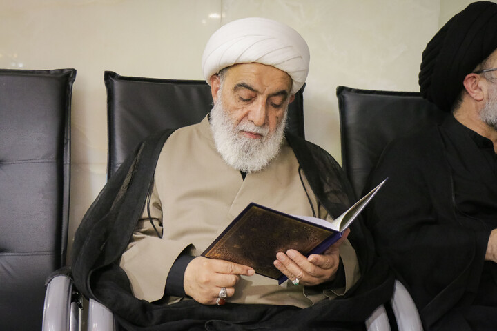 تصاویر/ مراسم بزرگداشت و یادبود قائد شهید اُمت حضرت آیت‌ الله العظمی امام خامنه‌ای از سوی مرجع عالی‌قدر حضرت آیت الله العظمی مکارم شیرازی در حرم حضرت معصومه سلام‌الله‌علیها