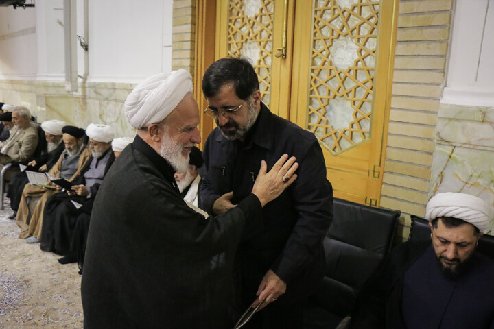 تصاویر/ مراسم بزرگداشت و یادبود قائد شهید اُمت حضرت آیت‌ الله العظمی امام خامنه‌ای از سوی مرجع عالی‌قدر حضرت آیت الله العظمی مکارم شیرازی در حرم حضرت معصومه سلام‌الله‌علیها
