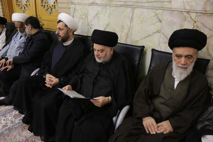 تصاویر/ مراسم بزرگداشت و یادبود قائد شهید اُمت حضرت آیت‌ الله العظمی امام خامنه‌ای از سوی مرجع عالی‌قدر حضرت آیت الله العظمی مکارم شیرازی در حرم حضرت معصومه سلام‌الله‌علیها
