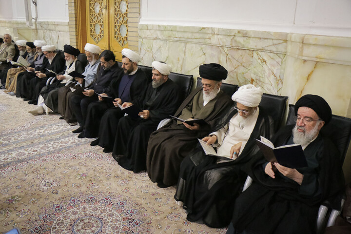 تصاویر/ مراسم بزرگداشت و یادبود قائد شهید اُمت حضرت آیت‌ الله العظمی امام خامنه‌ای از سوی مرجع عالی‌قدر حضرت آیت الله العظمی مکارم شیرازی در حرم حضرت معصومه سلام‌الله‌علیها