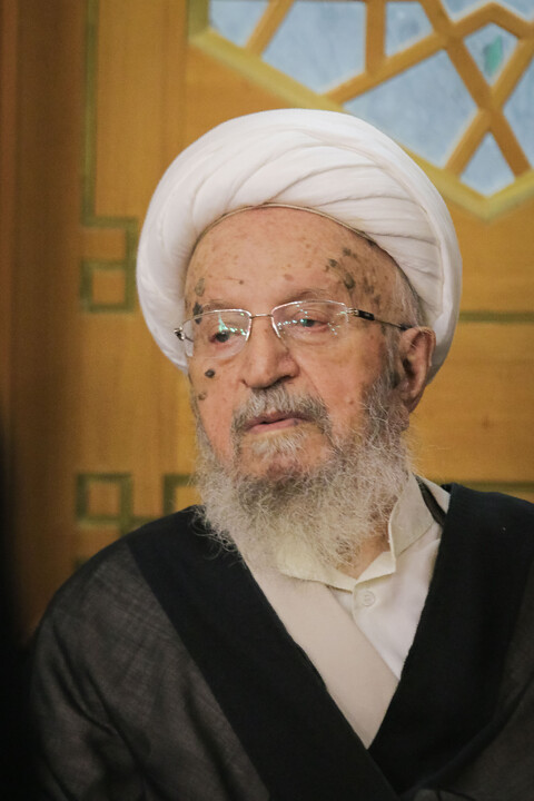تصاویر/ مراسم بزرگداشت و یادبود قائد شهید اُمت حضرت آیت‌ الله العظمی امام خامنه‌ای از سوی مرجع عالی‌قدر حضرت آیت الله العظمی مکارم شیرازی در حرم حضرت معصومه سلام‌الله‌علیها