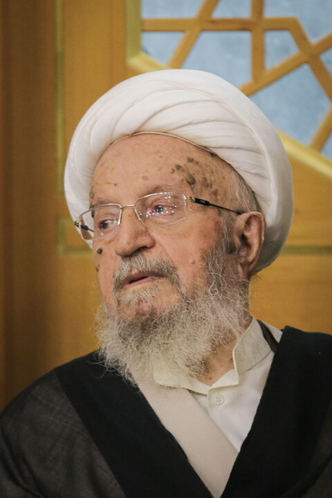 تصاویر/ مراسم بزرگداشت و یادبود قائد شهید اُمت حضرت آیت‌ الله العظمی امام خامنه‌ای از سوی مرجع عالی‌قدر حضرت آیت الله العظمی مکارم شیرازی در حرم حضرت معصومه سلام‌الله‌علیها