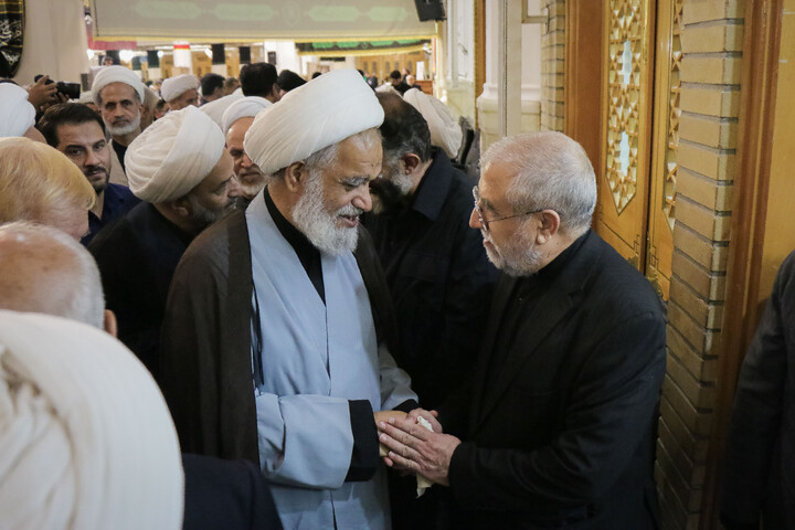 تصاویر/ مراسم بزرگداشت و یادبود قائد شهید اُمت حضرت آیت‌ الله العظمی امام خامنه‌ای از سوی مرجع عالی‌قدر حضرت آیت الله العظمی مکارم شیرازی در حرم حضرت معصومه سلام‌الله‌علیها