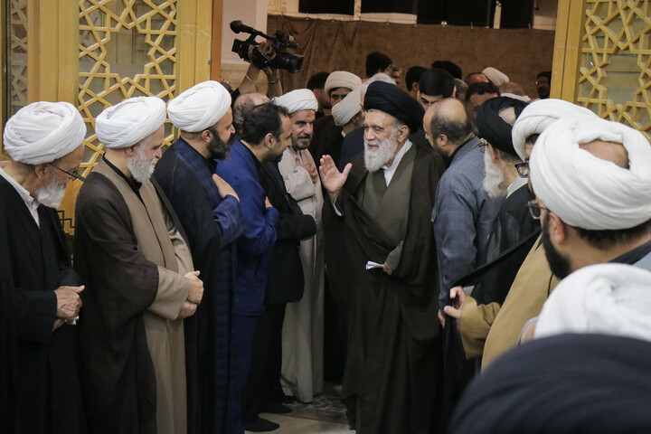 تصاویر/ مراسم بزرگداشت و یادبود قائد شهید اُمت حضرت آیت‌ الله العظمی امام خامنه‌ای از سوی مرجع عالی‌قدر حضرت آیت الله العظمی مکارم شیرازی در حرم حضرت معصومه سلام‌الله‌علیها