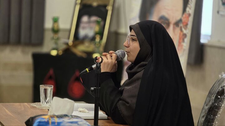 تصاویر/ مراسم بزرگداشت قائد امت در مدرسه‌ علمیه‌ نرجسیه سیرجان