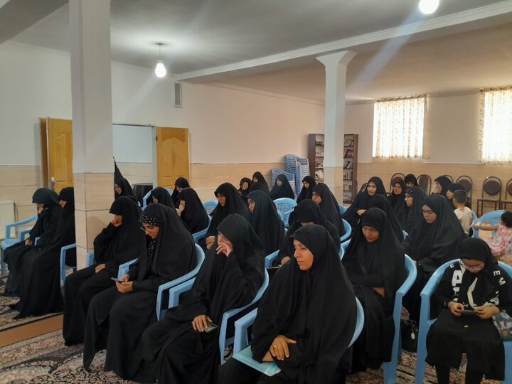 تصاویر/ مراسم بزرگداشت قائد امت در مدرسه‌ علمیه ریحانه النبی رفسنجان