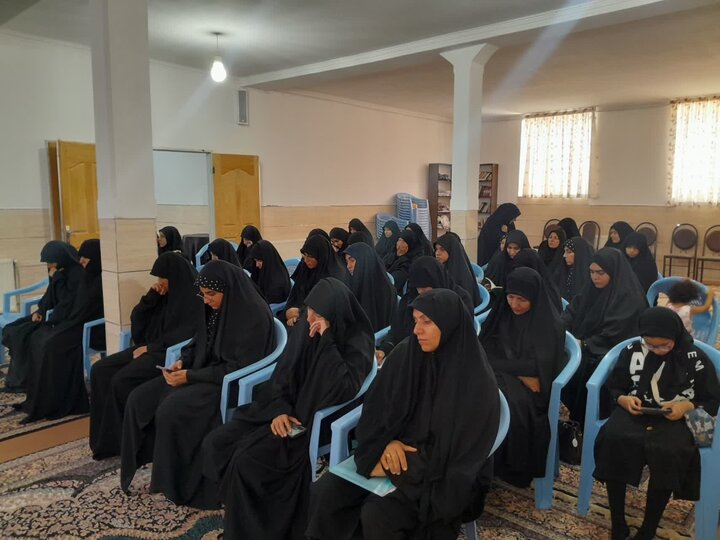 تصاویر/ مراسم بزرگداشت قائد امت در مدرسه‌ علمیه ریحانه النبی رفسنجان