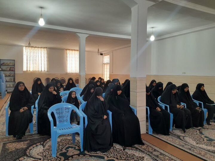 تصاویر/ مراسم بزرگداشت قائد امت در مدرسه‌ علمیه ریحانه النبی رفسنجان