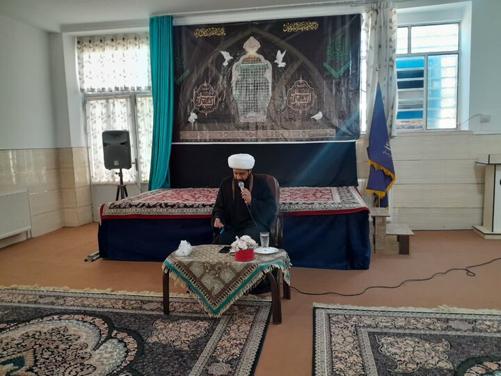 تصاویر/ مراسم بزرگداشت قائد امت در مدرسه‌ علمیه ریحانه النبی رفسنجان