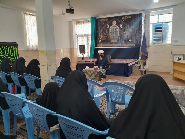 تصاویر/ مراسم بزرگداشت قائد امت در مدرسه‌ علمیه ریحانه النبی رفسنجان