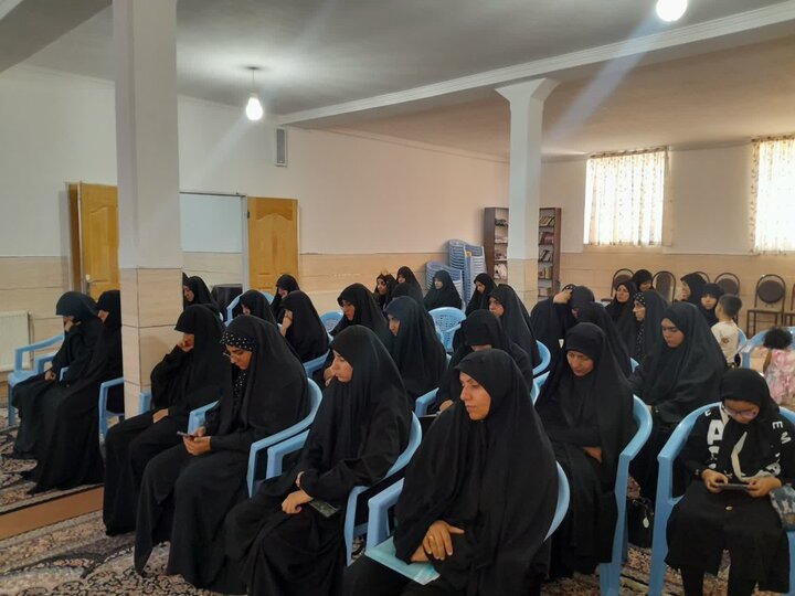 تصاویر/ مراسم بزرگداشت قائد امت در مدرسه‌ علمیه ریحانه النبی رفسنجان