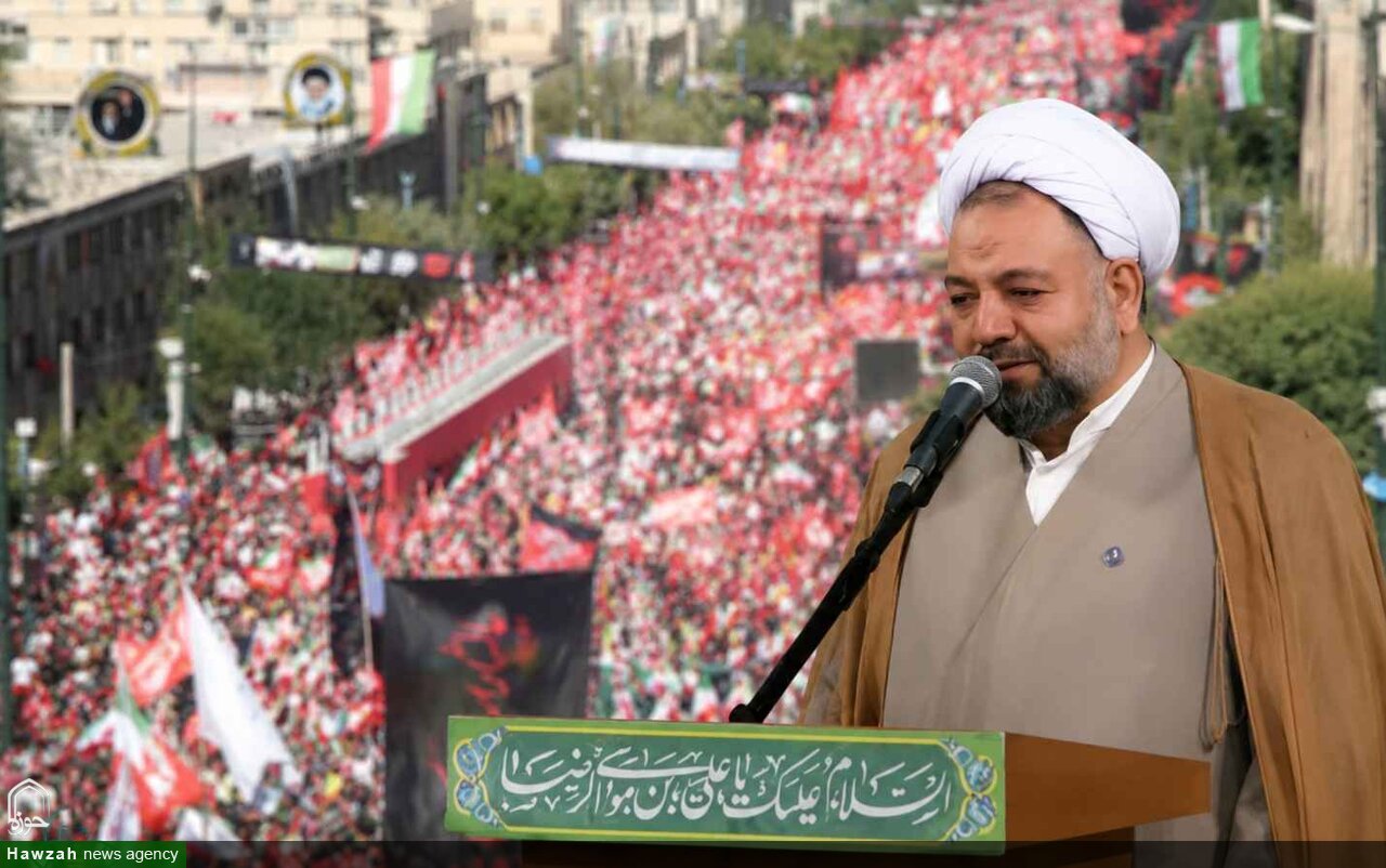 تشییع رهبر شهید «یوم‌الله» ماندگار تاریخ اسلام است/ حماسه وداع باید برای آیندگان روایت شود