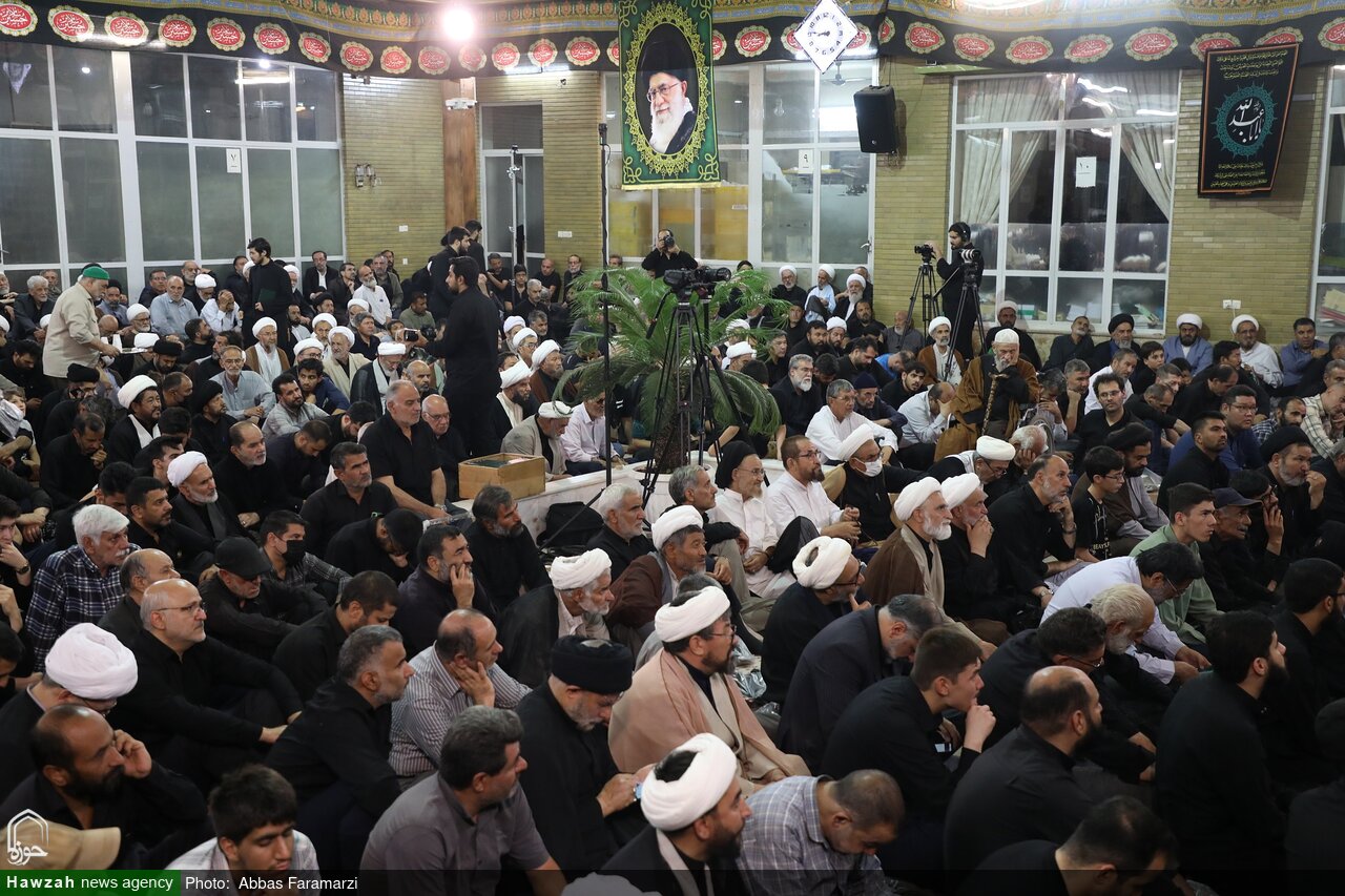 Cerimonia commemorativa del Leader martire della Umma da parte dell’Ayatollah Sistani a Qom