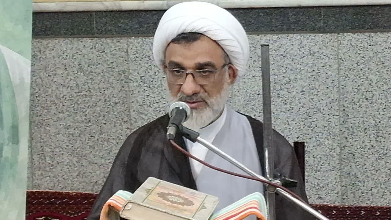 بعثت مردم در تجمعات شبانه حاصل بعثت امام شهید بود/ امام خامنه ای هنگام قرائت قرآن به شهادت رسیدند