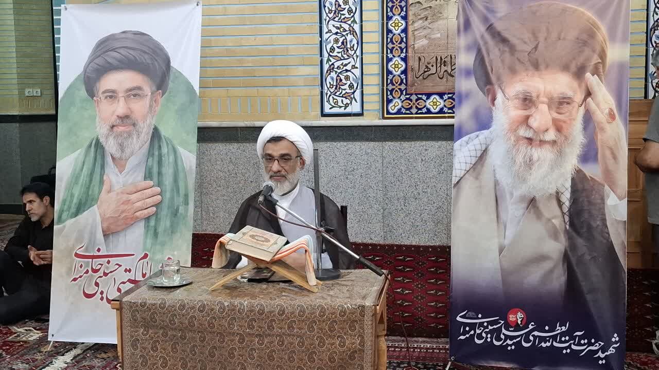 بعثت مردم در تجمعات شبانه حاصل بعثت امام شهید بود/ امام خامنه ای هنگام قرائت قرآن به شهادت رسیدند