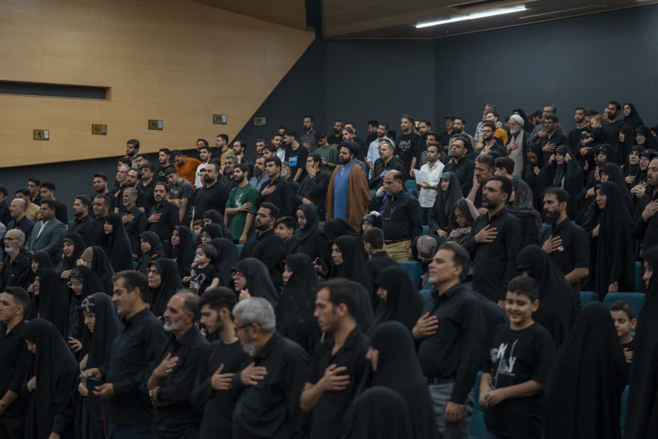 مستند «دوازده، صفر، هشت» در کاشان رونمایی شد