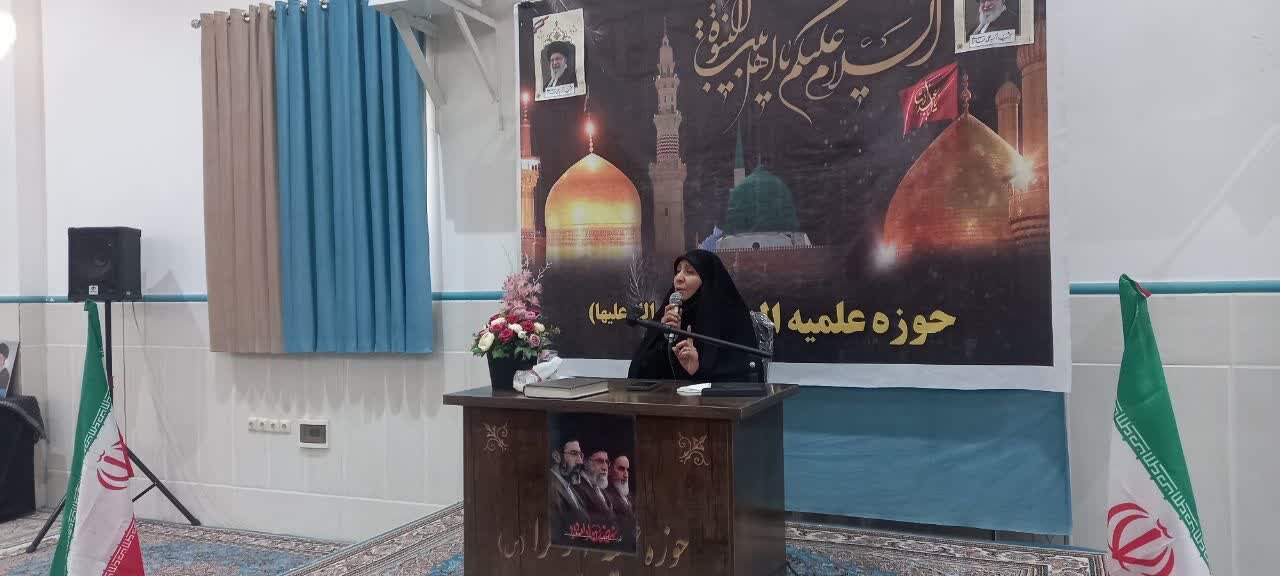 تصاویر/ مراسم بزرگداشت قائد امت در مدرسه‌ علمیه‌ الزهرا(س) شهربابک