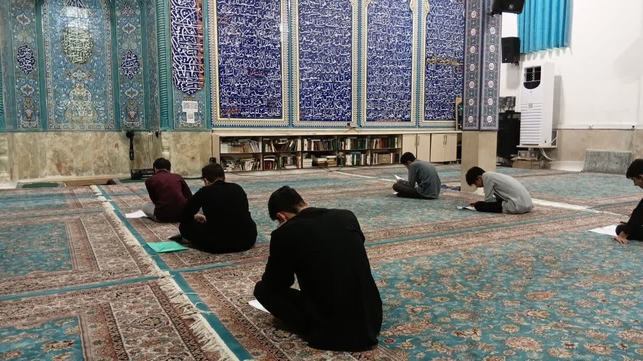 ورود به حوزه علمیه گام نخست برای ورود به مسیر خدمت و هدایت جامعه است