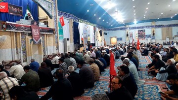 راه عزت ملت ایران، مقاومت و تبعیت از ولایت است
