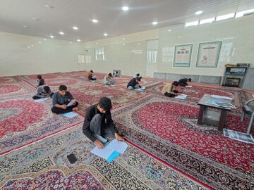 ورود به حوزه علمیه گام نخست برای ورود به مسیر خدمت و هدایت جامعه است