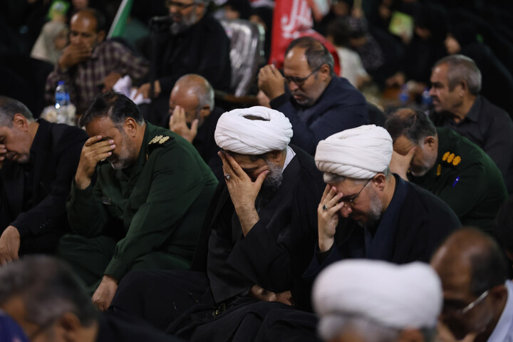 آیین قرائت دعای کمیل در میدان امام خمینی(ره) همدان