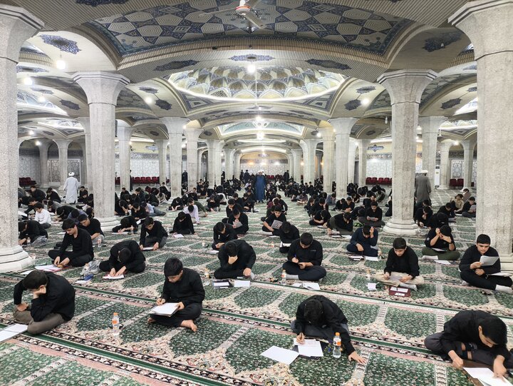 رقابت داوطلبان سربازی امام زمان(عج) در آزمون ورودی حوزه علمیه قم + عکس