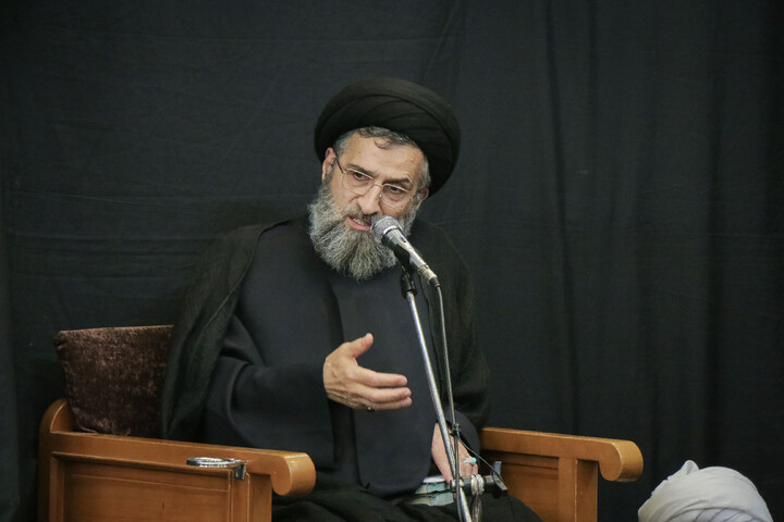 تصاویر/ برگزاری مراسم گرامیداشت و یادبود رهبر شهید حضرت آیت‌الله العظمی سید علی حسینی خامنه‌ای از سوی مرجع عالی‌قدر، حضرت آیت‌الله العظمی نوری همدانی «مدظله العالی»