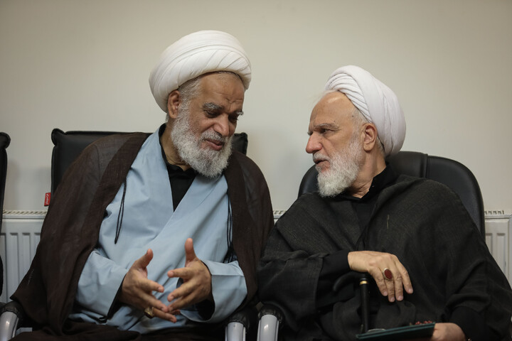 تصاویر/ برگزاری مراسم گرامیداشت و یادبود رهبر شهید حضرت آیت‌الله العظمی سید علی حسینی خامنه‌ای از سوی مرجع عالی‌قدر، حضرت آیت‌الله العظمی نوری همدانی «مدظله العالی»