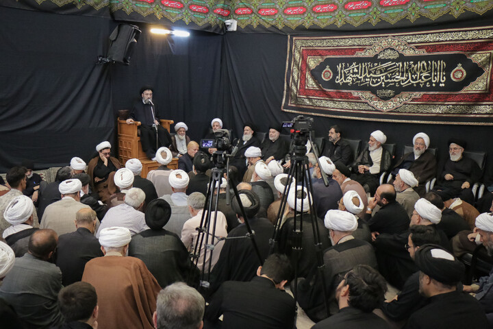 تصاویر/ برگزاری مراسم گرامیداشت و یادبود رهبر شهید حضرت آیت‌الله العظمی سید علی حسینی خامنه‌ای از سوی مرجع عالی‌قدر، حضرت آیت‌الله العظمی نوری همدانی «مدظله العالی»