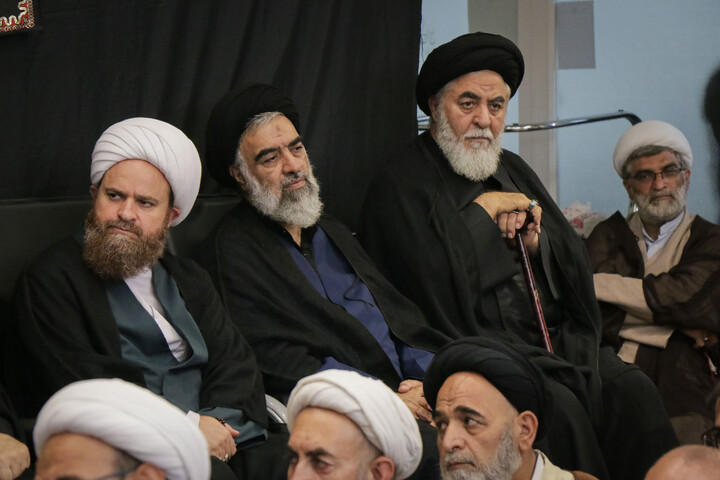 تصاویر/ برگزاری مراسم گرامیداشت و یادبود رهبر شهید حضرت آیت‌الله العظمی سید علی حسینی خامنه‌ای از سوی مرجع عالی‌قدر، حضرت آیت‌الله العظمی نوری همدانی «مدظله العالی»
