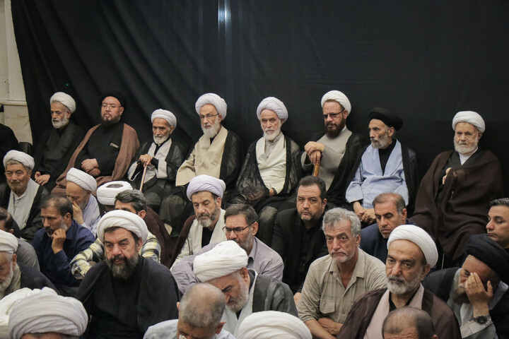 تصاویر/ برگزاری مراسم گرامیداشت و یادبود رهبر شهید حضرت آیت‌الله العظمی سید علی حسینی خامنه‌ای از سوی مرجع عالی‌قدر، حضرت آیت‌الله العظمی نوری همدانی «مدظله العالی»