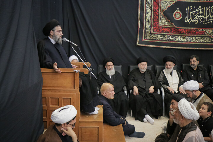 تصاویر/ برگزاری مراسم گرامیداشت و یادبود رهبر شهید حضرت آیت‌الله العظمی سید علی حسینی خامنه‌ای از سوی مرجع عالی‌قدر، حضرت آیت‌الله العظمی نوری همدانی «مدظله العالی»