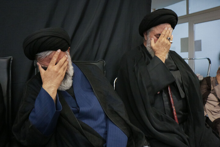 تصاویر/ برگزاری مراسم گرامیداشت و یادبود رهبر شهید حضرت آیت‌الله العظمی سید علی حسینی خامنه‌ای از سوی مرجع عالی‌قدر، حضرت آیت‌الله العظمی نوری همدانی «مدظله العالی»