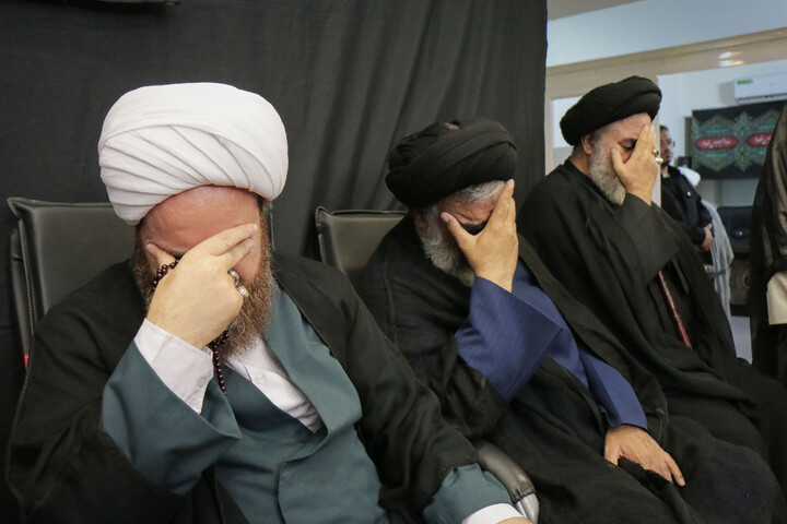 تصاویر/ برگزاری مراسم گرامیداشت و یادبود رهبر شهید حضرت آیت‌الله العظمی سید علی حسینی خامنه‌ای از سوی مرجع عالی‌قدر، حضرت آیت‌الله العظمی نوری همدانی «مدظله العالی»