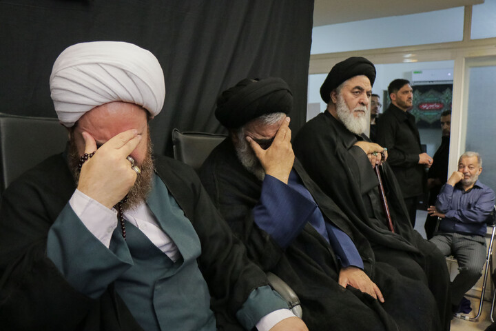 تصاویر/ برگزاری مراسم گرامیداشت و یادبود رهبر شهید حضرت آیت‌الله العظمی سید علی حسینی خامنه‌ای از سوی مرجع عالی‌قدر، حضرت آیت‌الله العظمی نوری همدانی «مدظله العالی»